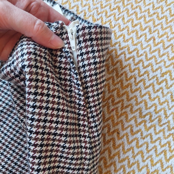 Classic Black, White, Brown, Burgundy Houndstooth Skirt Mini 6 - Picture 5 of 6